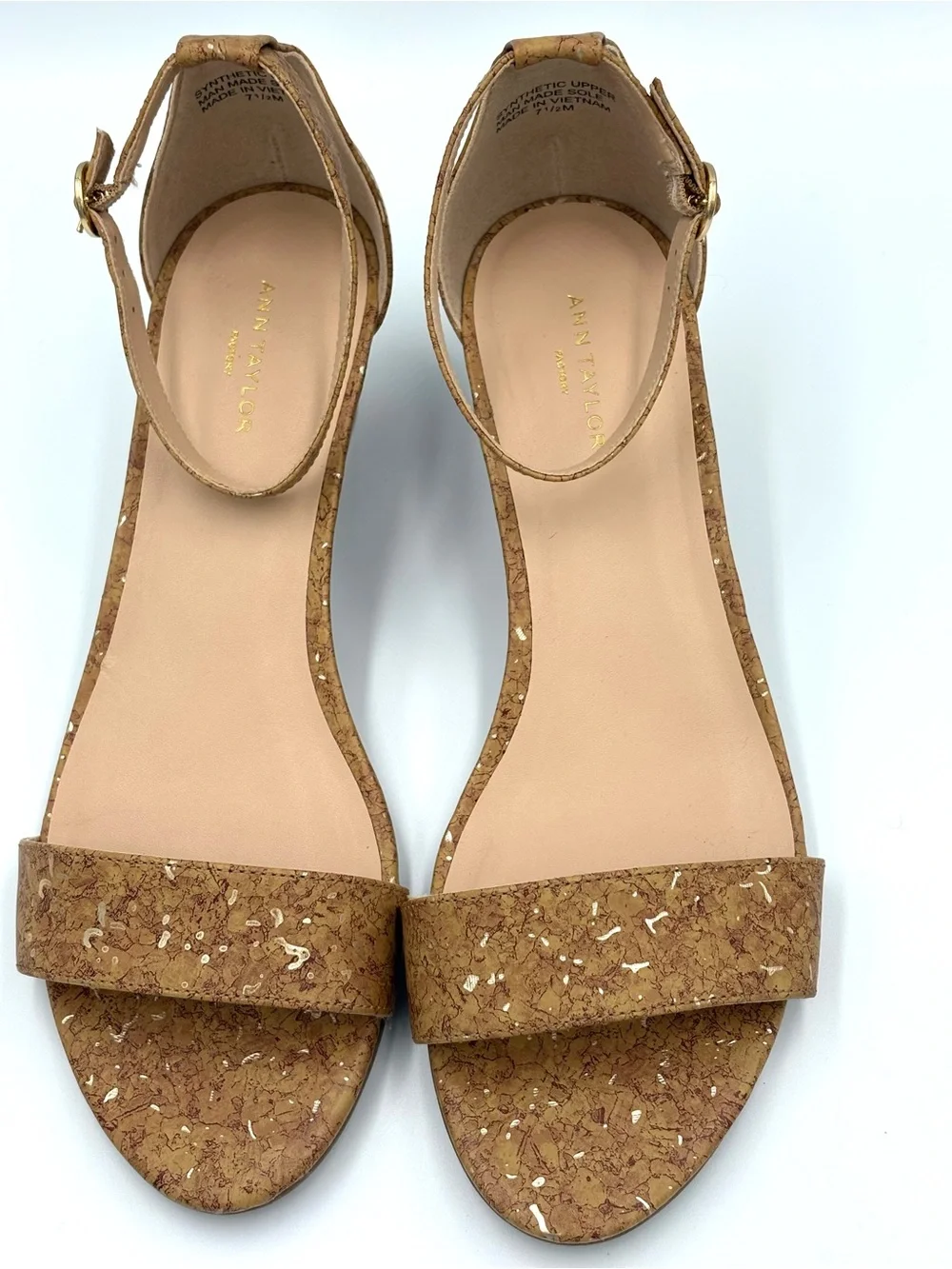 Ann Taylor Cork Gold Flecked Ankle Strap Warm Minimalist Wedge Sandals Size 7.5
